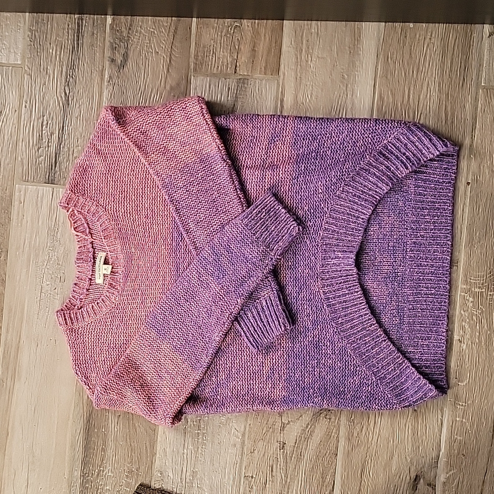 2 Sweaters - Picture 2 of 9